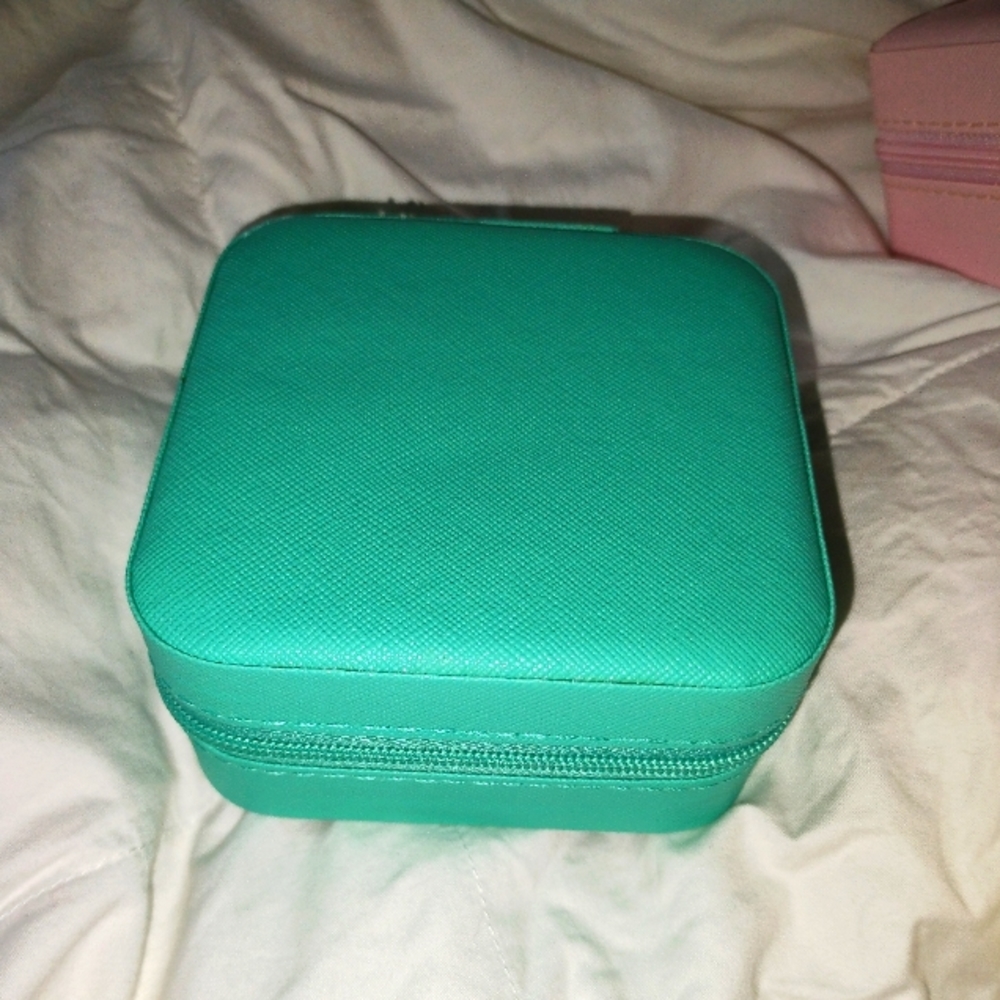 Green travel size jewelry box